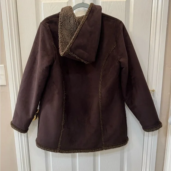 LL bean fur coat - Picture 2 of 4